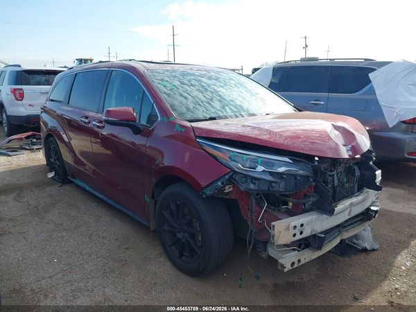 2024 TOYOTA SIENNA PLATINUM