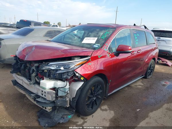 2024 TOYOTA SIENNA PLATINUM