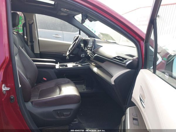 2024 TOYOTA SIENNA PLATINUM