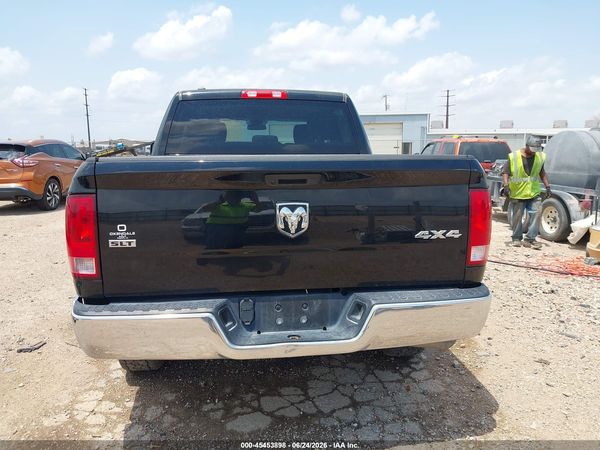 2022 RAM 1500 CLASSIC SLT  4X4 5'7 BOX