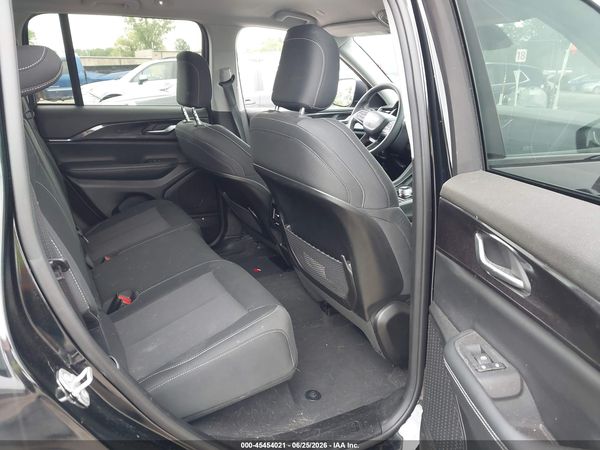 2023 JEEP GRAND CHEROKEE LAREDO 4X4