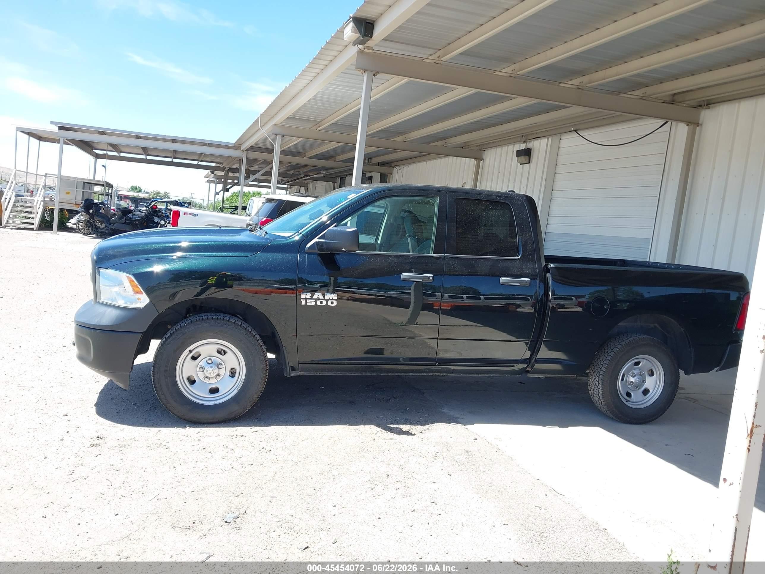 2017 RAM 1500 TRADESMAN  4X4 6'4 BOX