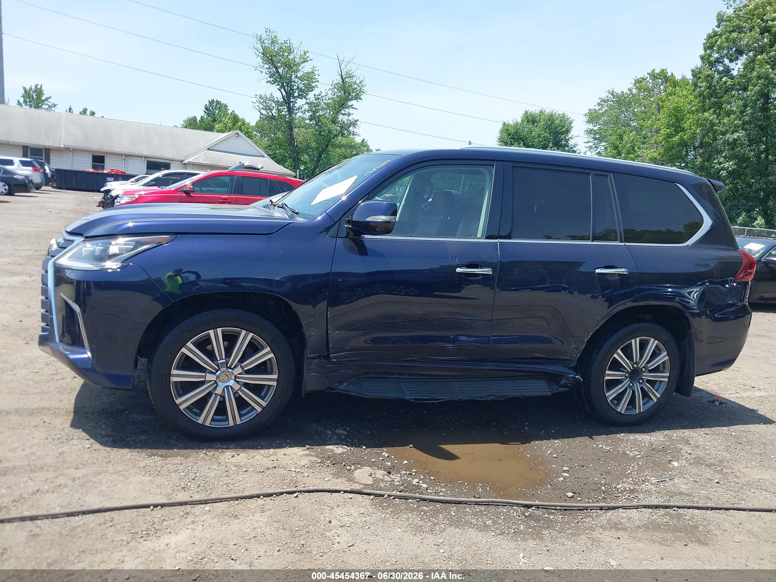 2016 LEXUS LX 570