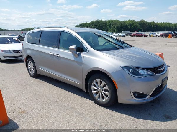 2018 CHRYSLER PACIFICA TOURING L — I1