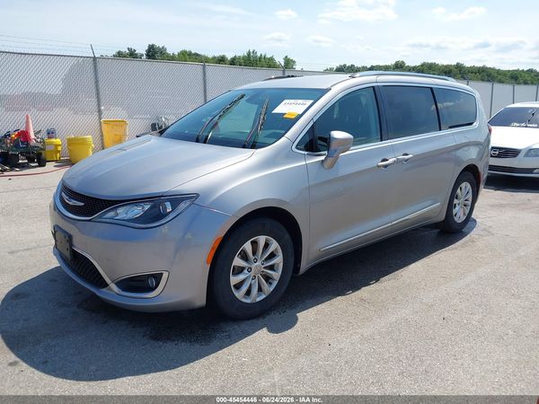 2018 CHRYSLER PACIFICA — I2