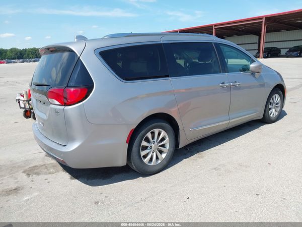 2018 CHRYSLER PACIFICA TOURING L — I4