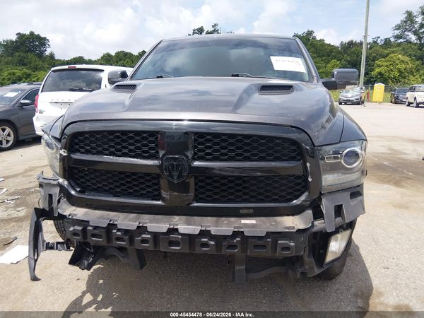 2017 RAM 1500 NIGHT  4X4 5'7 BOX