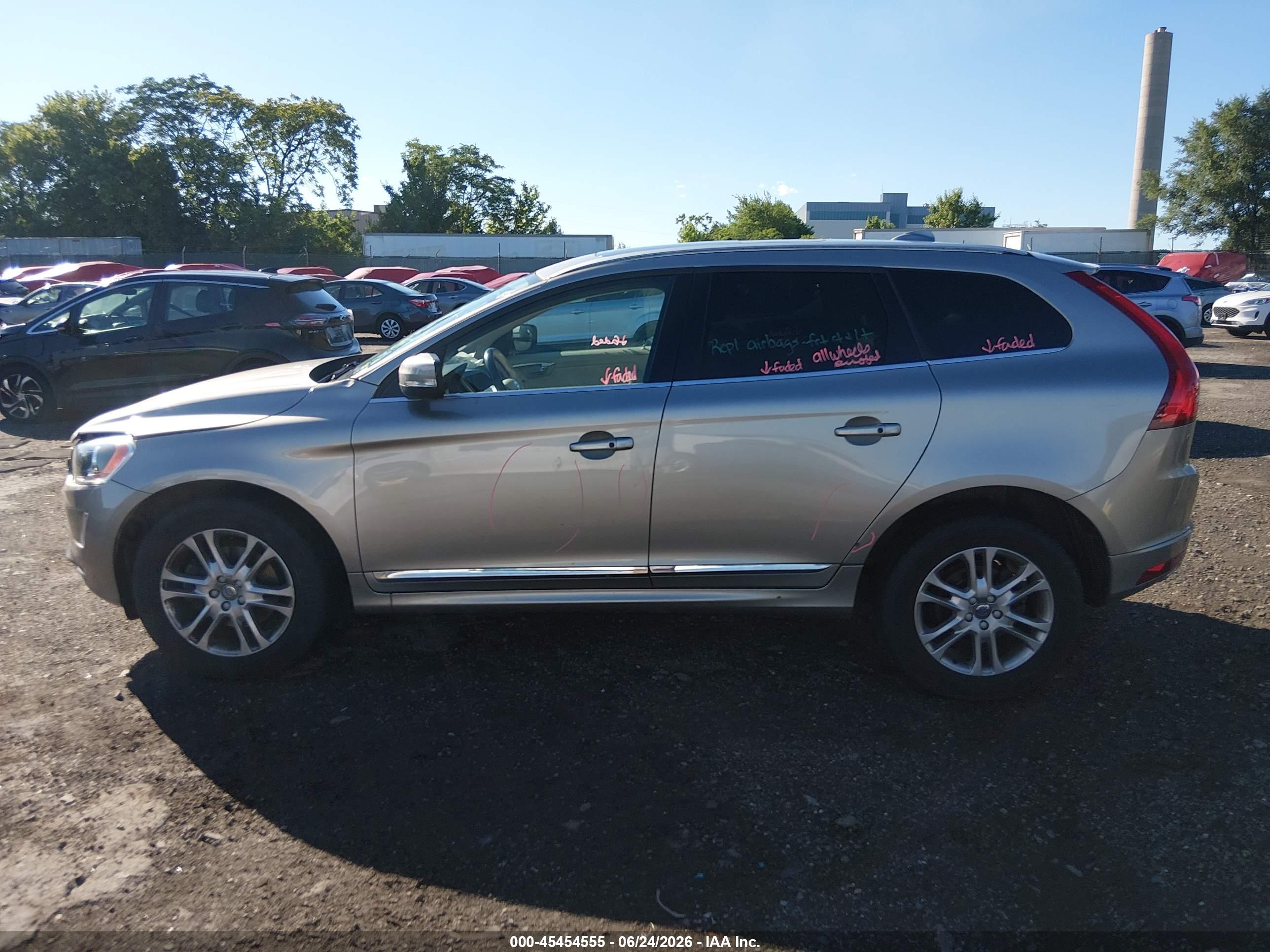 2016 VOLVO XC60 T5 PREMIER