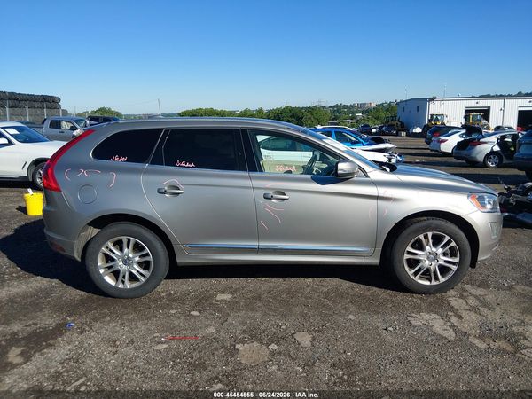 2016 VOLVO XC60 T5 PREMIER