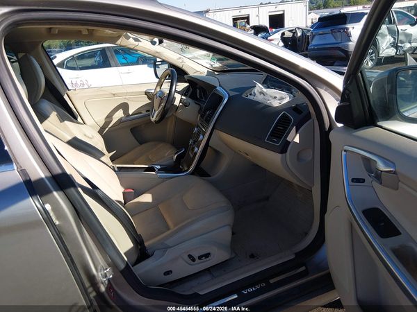 2016 VOLVO XC60 T5 PREMIER