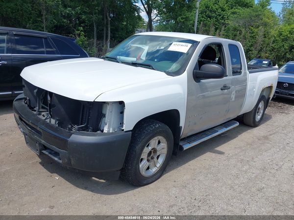 2013 CHEVROLET SILVERADO 1500 — I2