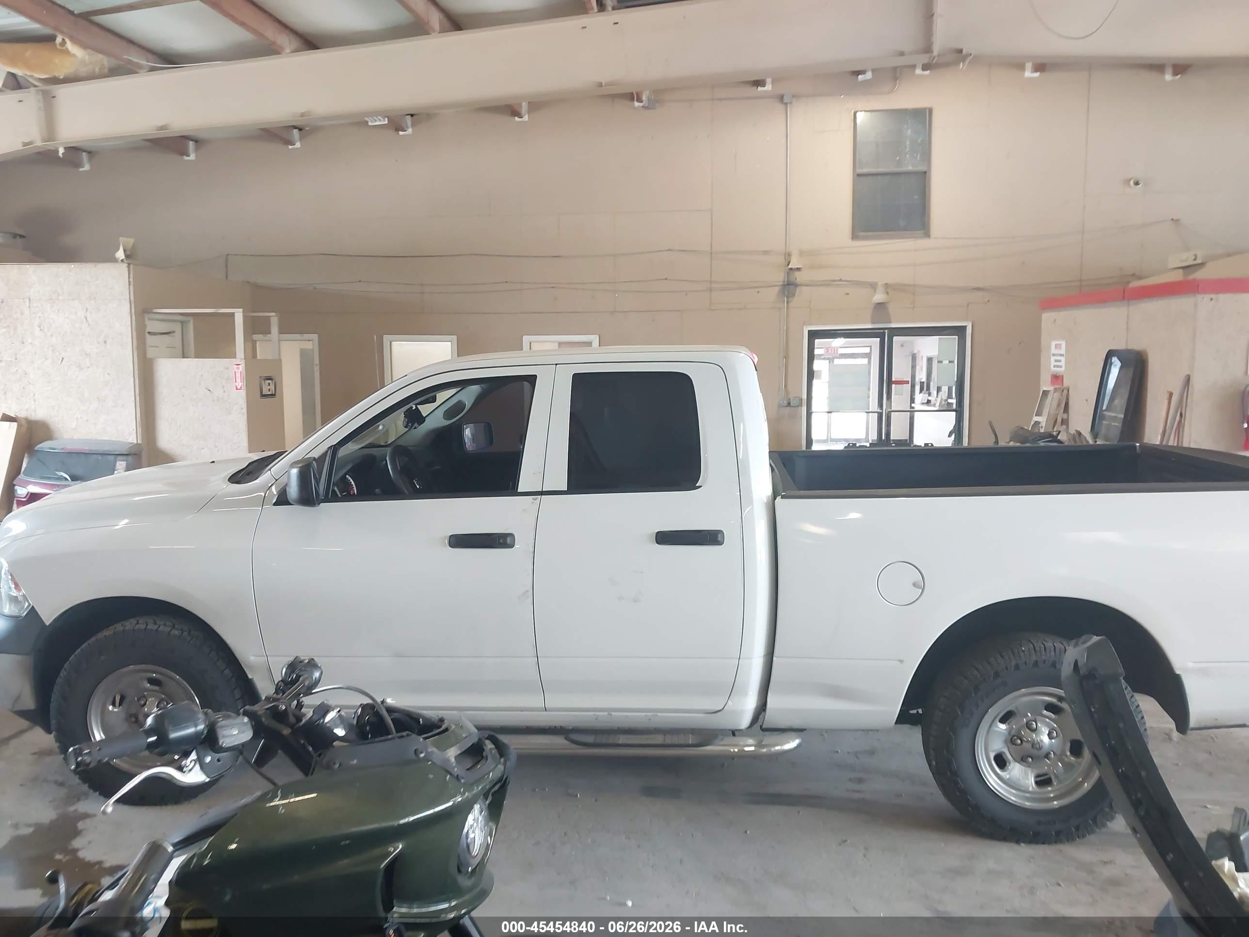 2019 RAM 1500 CLASSIC TRADESMAN  4X2 6'4 BOX
