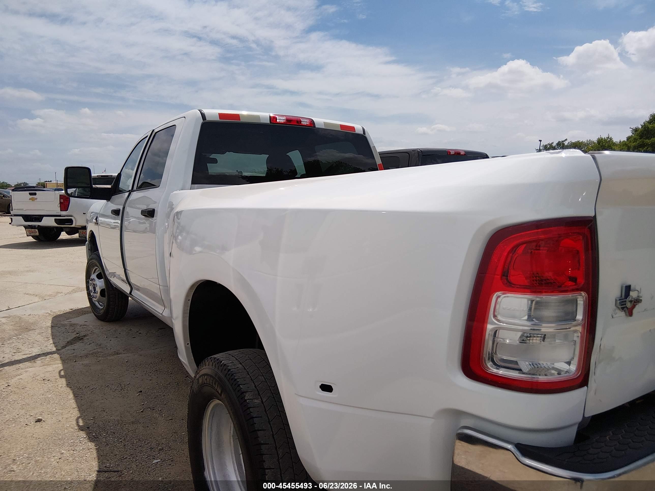 2023 RAM 3500 TRADESMAN  4X4 8' BOX