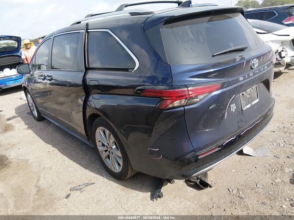 2021 TOYOTA SIENNA PLATINUM