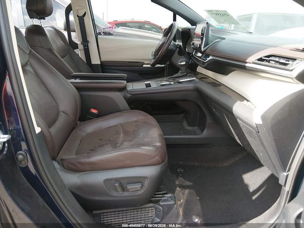 2021 TOYOTA SIENNA PLATINUM