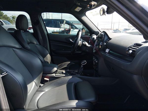 2017 MINI CLUBMAN COOPER