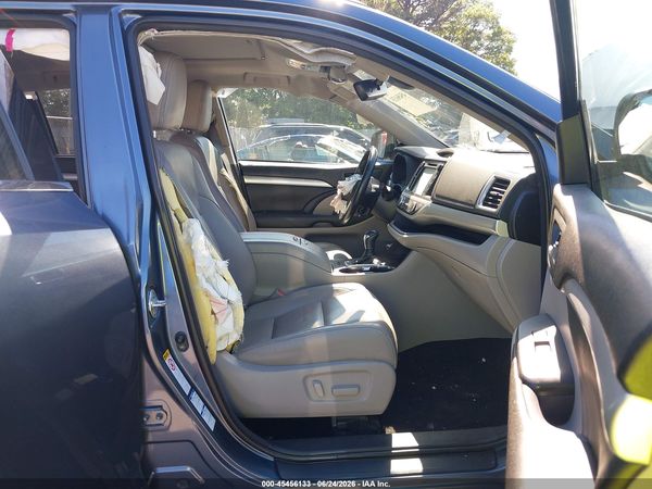2018 TOYOTA HIGHLANDER XLE