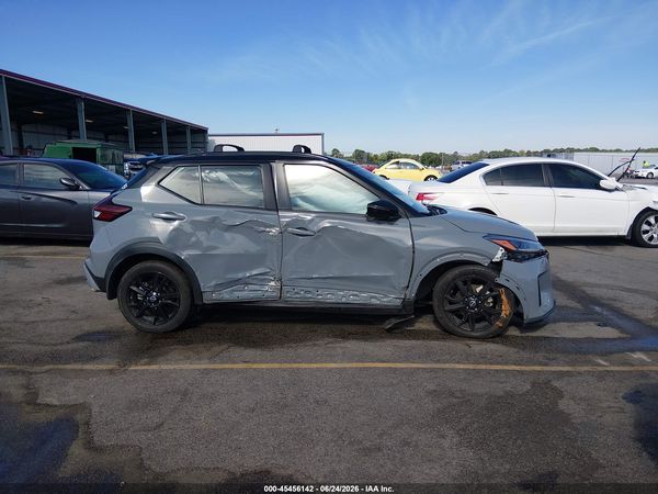 2022 NISSAN KICKS SR XTRONIC CVT
