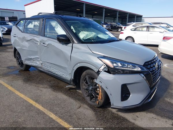 2022 NISSAN KICKS SR XTRONIC CVT