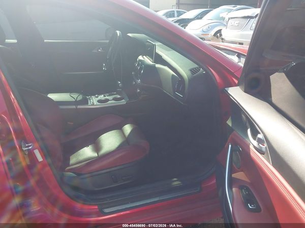 2018 KIA STINGER GT1