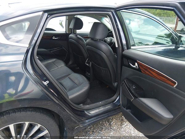2017 KIA CADENZA PREMIUM