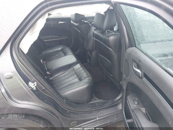 2017 CHRYSLER 300 300S — I8