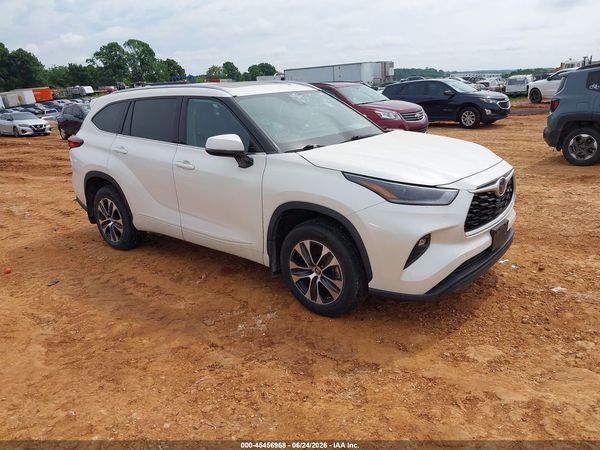 2021 TOYOTA HIGHLANDER XLE