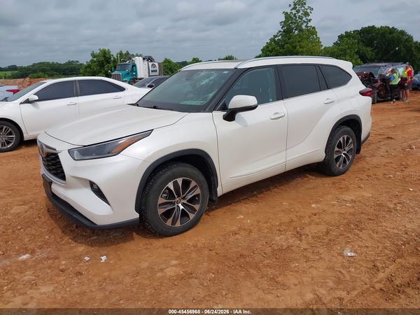 2021 TOYOTA HIGHLANDER XLE