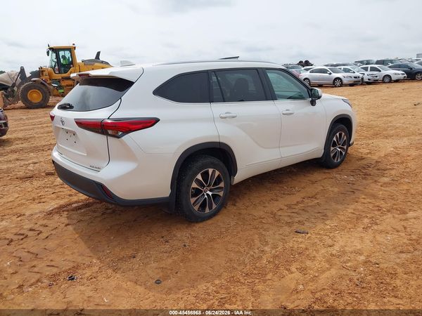 2021 TOYOTA HIGHLANDER XLE