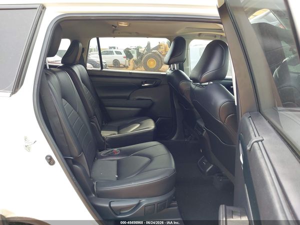 2021 TOYOTA HIGHLANDER XLE