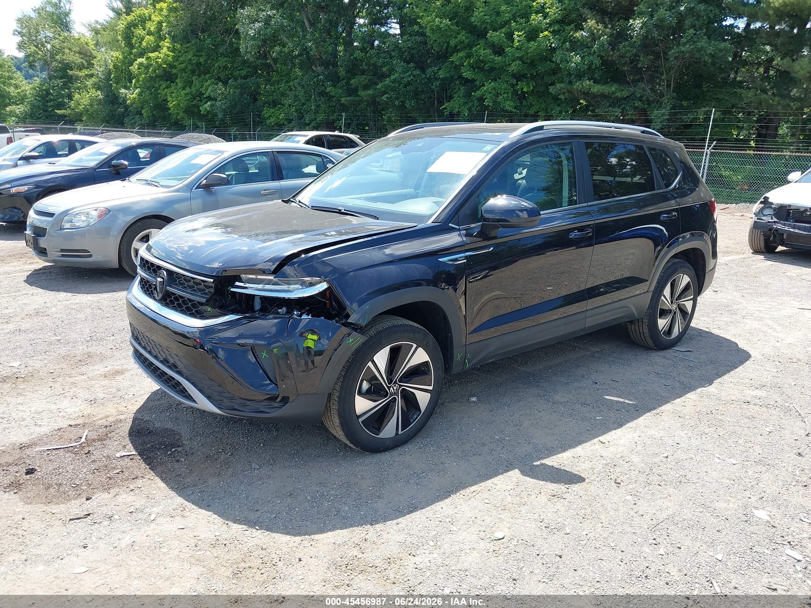 2024 VOLKSWAGEN TAOS 1.5T SE — I2