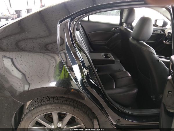 2018 MAZDA MAZDA3 TOURING