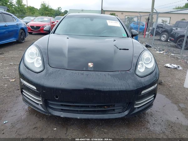 2015 PORSCHE PANAMERA 4