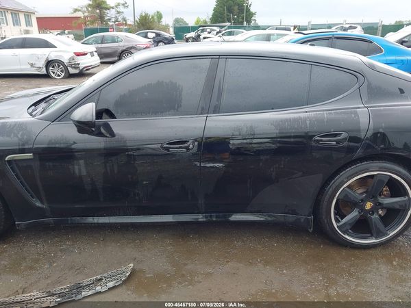 2015 PORSCHE PANAMERA 4