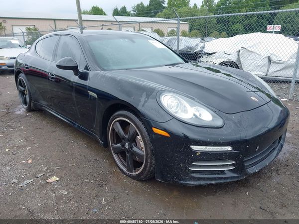 2015 PORSCHE PANAMERA 4