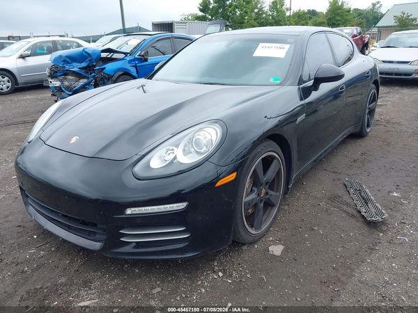 2015 PORSCHE PANAMERA 4