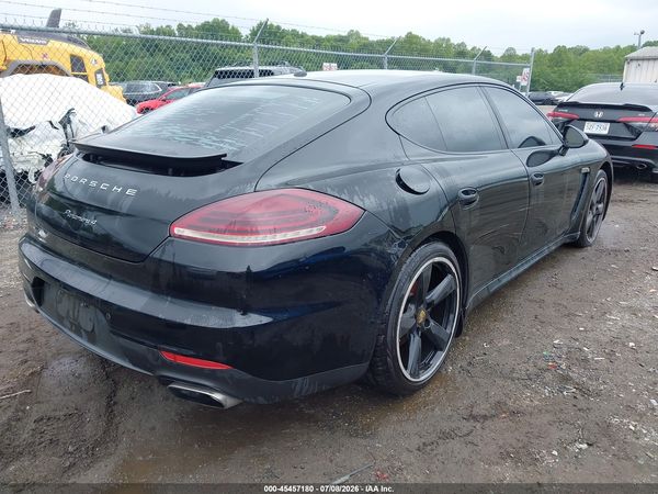 2015 PORSCHE PANAMERA 4