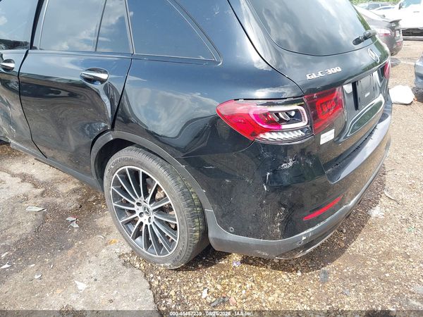 2021 MERCEDES-BENZ GLC 300 4MATIC SUV