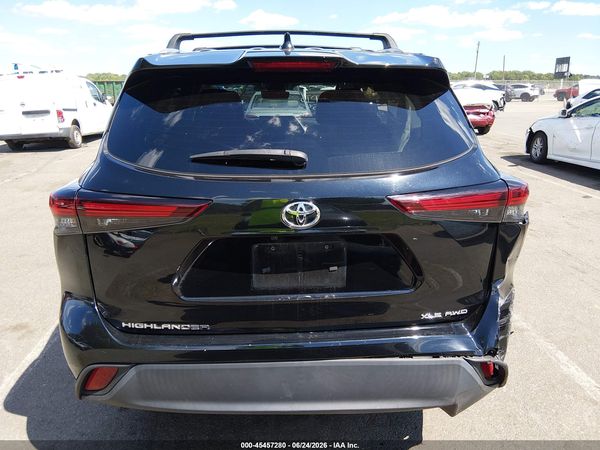 2024 TOYOTA HIGHLANDER XLE