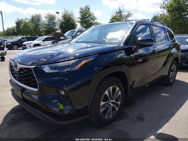 2024 TOYOTA HIGHLANDER XLE