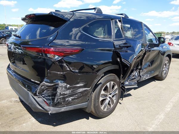 2024 TOYOTA HIGHLANDER XLE