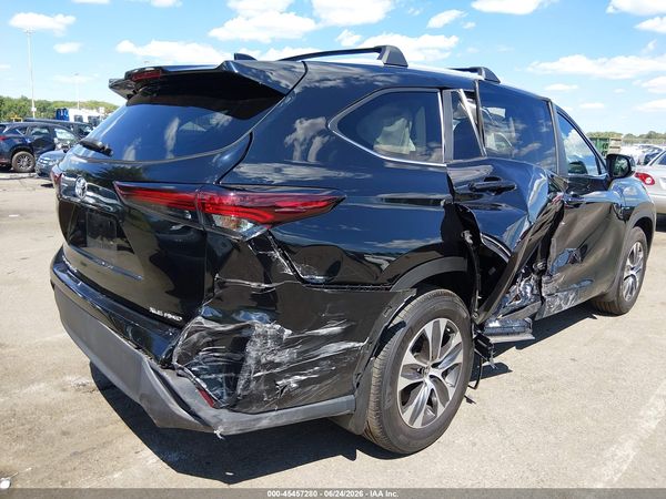 2024 TOYOTA HIGHLANDER XLE