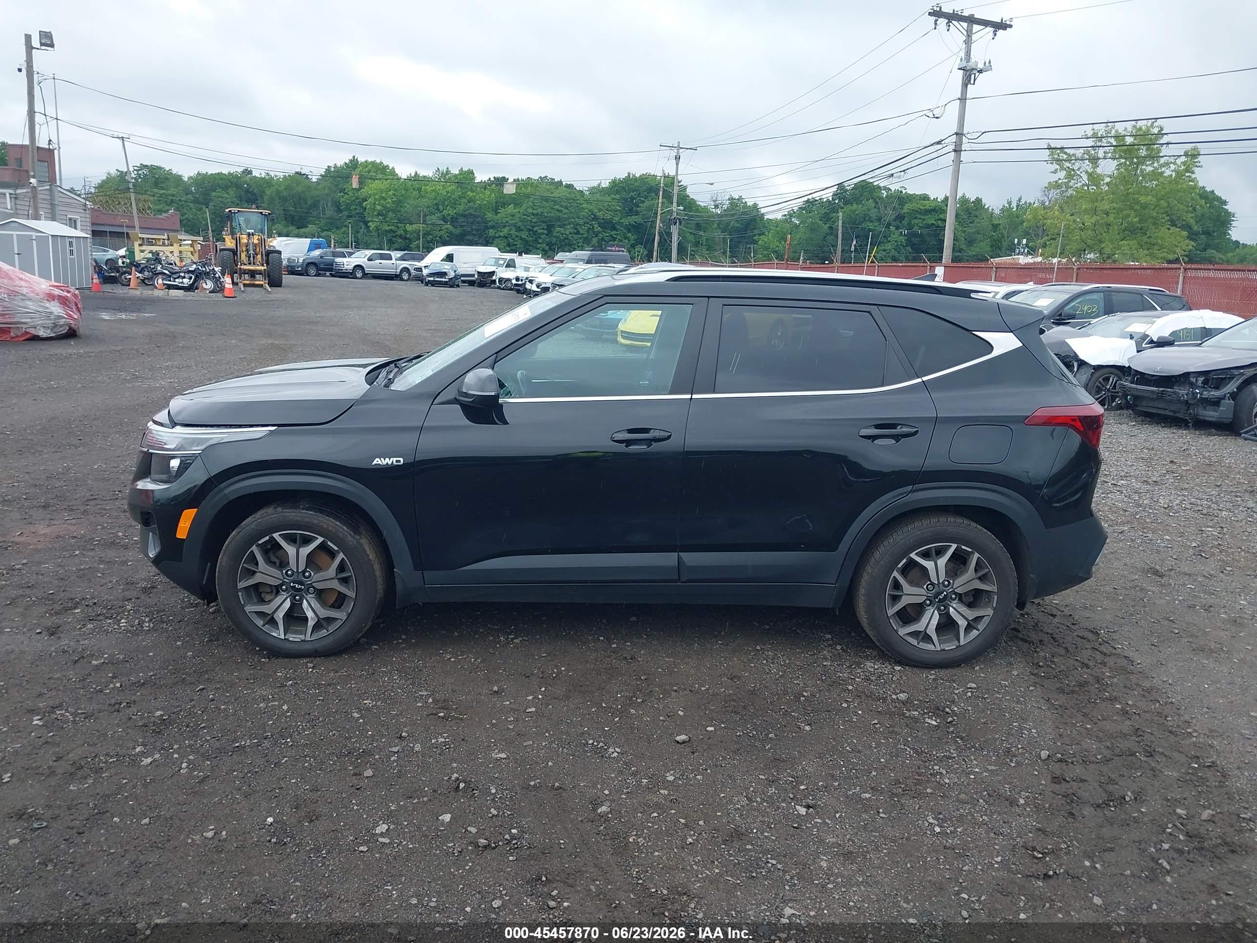 2023 KIA SELTOS EX