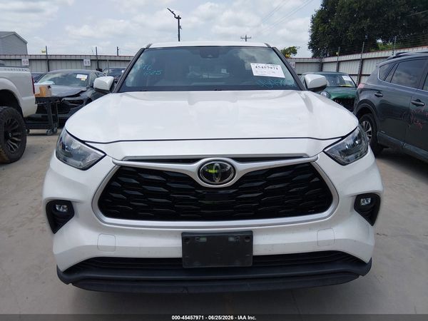2020 TOYOTA HIGHLANDER LE