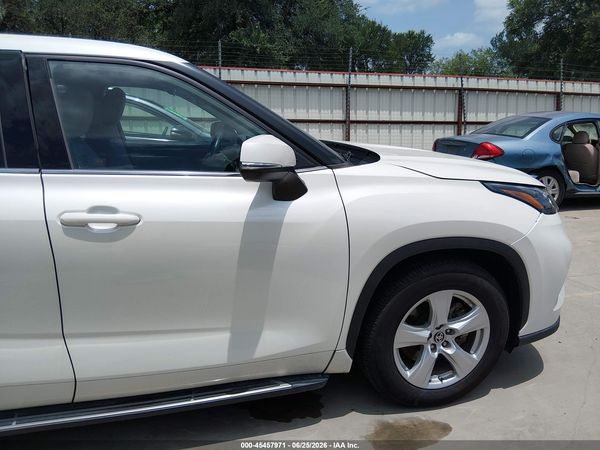 2020 TOYOTA HIGHLANDER LE