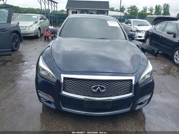 2017 INFINITI Q70 3.7