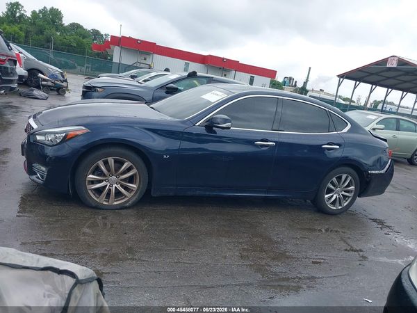 2017 INFINITI Q70 3.7