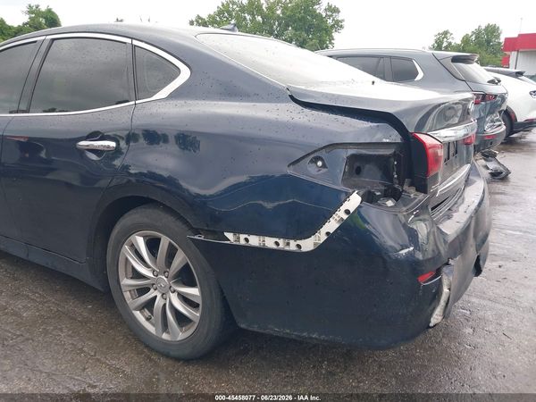 2017 INFINITI Q70 3.7