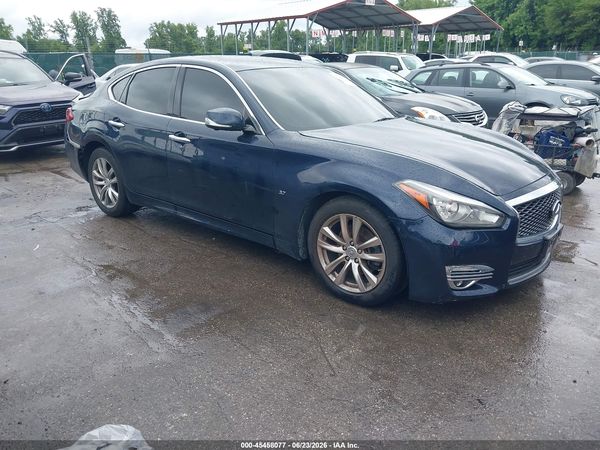 2017 INFINITI Q70 3.7