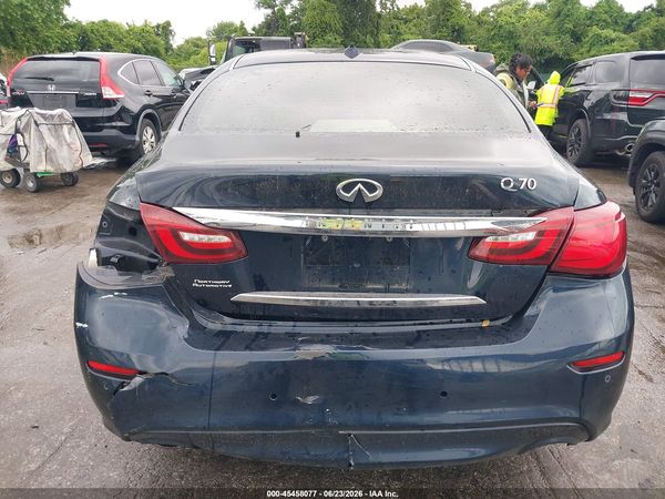 2017 INFINITI Q70 3.7